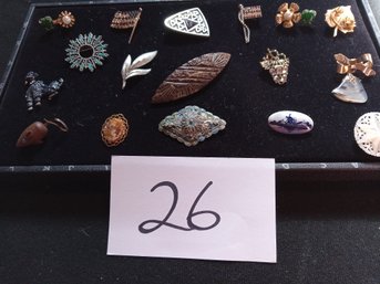 MIXED BROOCH LOT