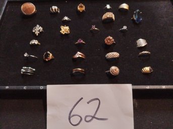 25 COSTUME RINGS LOT