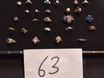 25 COSTUME RINGS LOT