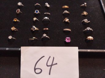 25 COSTUME RINGS LOT