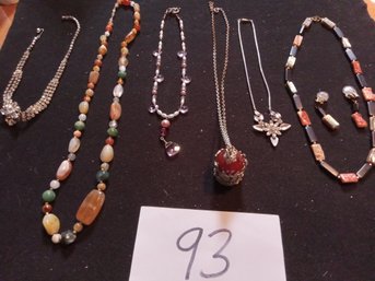 MIXED NECKLACE LOT