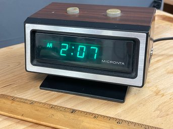 MICRONTA (RADIO SHACK) DIGITAL ALARM CLOCK