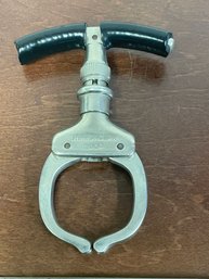 ARGUS - JAY PEE USA IRON CLAW POLICE HANDCUFF