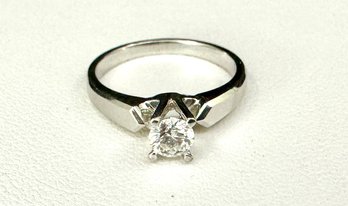 18K White Gold Round Brilliant Diamond Engagement Solitaire Ring