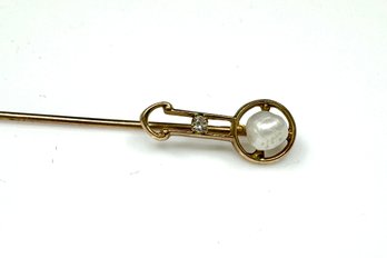 Beautiful 10k Yellow Gold Diamond & Natural Pearl Stick Pin