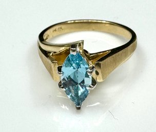 Gorgeous 14k Yellow Gold Blue Topaz Ring