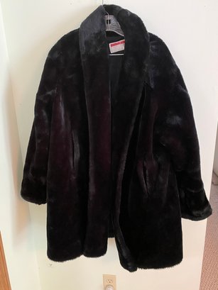 Women's Fabulous Femme Wear Seth Martin  Black Faux Fur Overcoat Size 2xl(?)