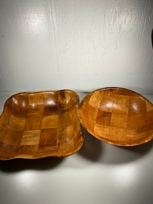 Lot Of 2 Lightweight Wooden Serving Bowls