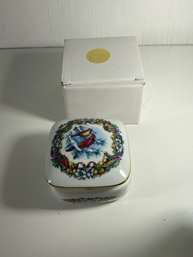 New Heritage House 1990 Birds Music Box Plays ' Joy To The World'