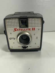 Vintage Untested Imperial Satellite II Camera