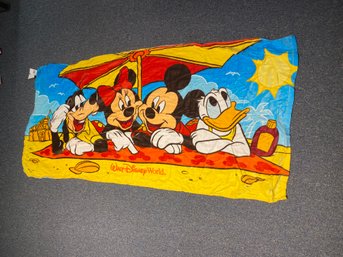 NWT Disney Parks 52x 28 Mickey Mouse And Friends Beach Towel Backpack