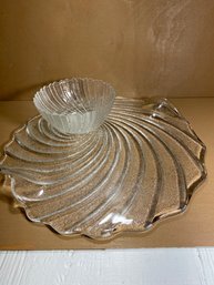 Clear Glass Swirled Textured Serving Platter With Bowl Arcoroc Seabreeze (?)