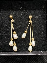 Women's 14k Gold Dangle Earrings Mother Of Pearl (?)