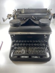 Royal Model 'like-nu' Typewriter