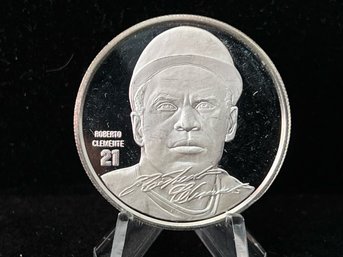 Numbered Edition Roberto Clemente .999 Fine Silver 1 Troy Ounce Round