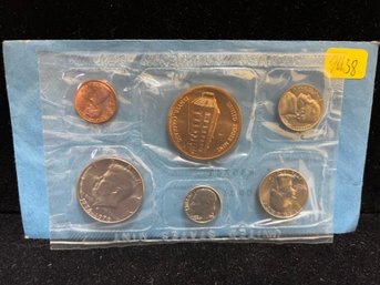 1976 Denver Mint Set With Souvenir Token