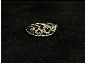 10K White Gold Diamond Hearts Ring - Size 6.5