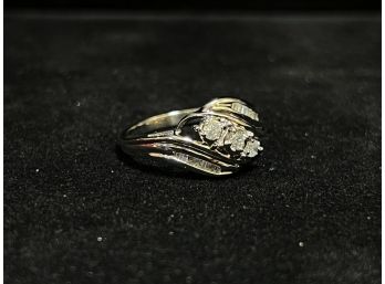 10K White Gold Diamond Cocktail Ring - Size 6.5
