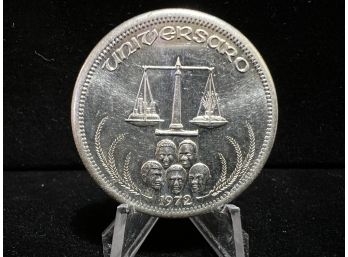 Vintage 1972 World Trade 1 Oz .999 Silver Round