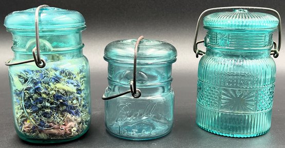 Vintage Light Blue Glass Jars - (FR)