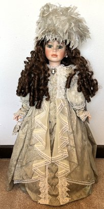 Limited Edition Designer Gallery Signature Collection Hand Crafter Porcelain Doll 'Catrina Elizabeth' - (O)