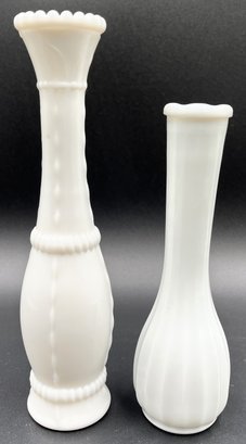 Vintage Milk Glass Bud Vases - (FR)