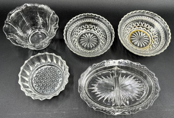 Vintage Pressed Glass Dishes - (FR)