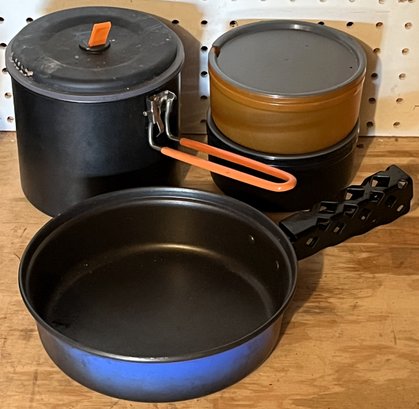 Portable Camping Cooking Set In Cases - (GW)