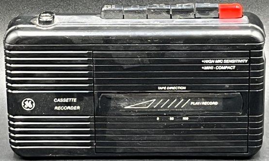 Vintage GE Cassette Recorder Mode # 3-5301B - (A1)