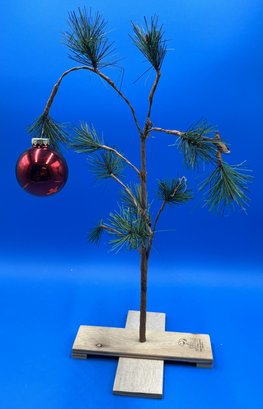 Charlie Bown Peanuts Snoopy Christmas Tree - (A2)