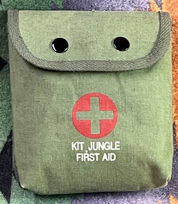 Replica US Military Jungle First Aid Kit - (A2)
