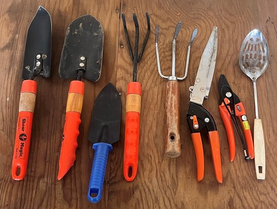 Lot Of 8 Gardening Tools