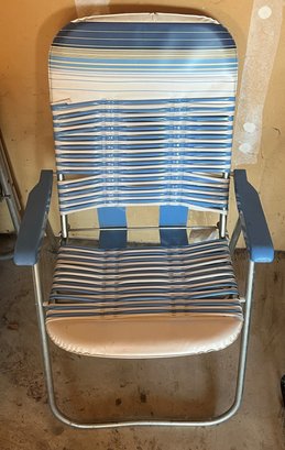Set Of 2 Vintage Foldable Outdoor Chairs - Bonus Additional Chair