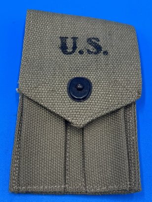 Vintage US Military 1942 Magazine Pouch Avery 1942 - (TR)