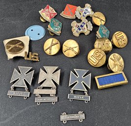 Lot Of 18 Vintage USA ARMY Class A Brass & Unit Insignia - (A)