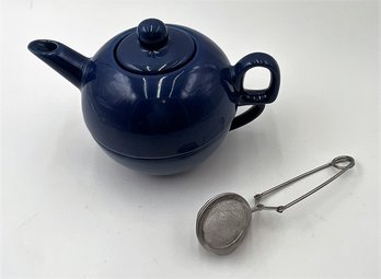 Small Ceramic Teapot With Mug & Strainer (d53)
