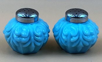 Vintage Salt & Pepper Shakers - (FR)