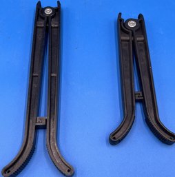 Lot Of 2 Plastic Bipods - (TR)
