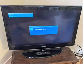 37' Samsung TV With Remote