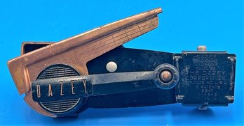 Vintage DAZEY Model 85 Can Opener - (FR)