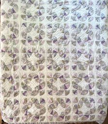 Handmade Quilt With Scalloped Edges #2