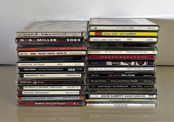 30 Compact Discs