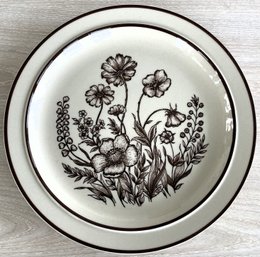 Design Four Stoneware Platter - (K)