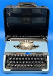 Vintage Brother Charger II Portable Typewriter In Case - (TBL2)