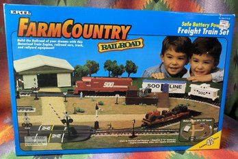 Vintage ERTL Farm Country Railroad Freight Train Set In Box - (A5)