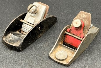 Lot Of 2 Vintage Cast Iron Small Block Planes - (LR)