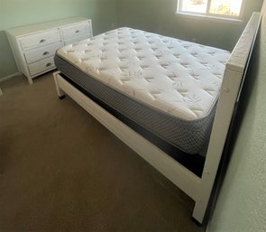 Beautiful Practically New 2 Piece Bedroom Set (Bedframe/Full Mattress/Box Spring,6 Drawer Dresser)