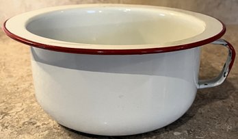 Enameled Pot With Handle - (K)