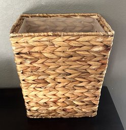 Wicker Trash Container With Plastic Insert