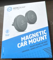 Mix Gear Magnetic Car Mount New In Box - (D)